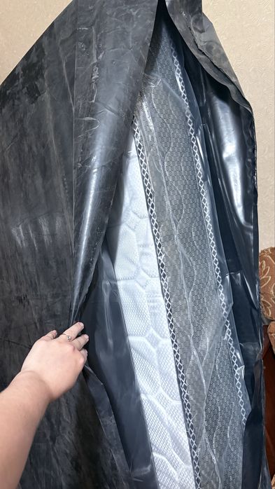 Продам матрас новый 140*200