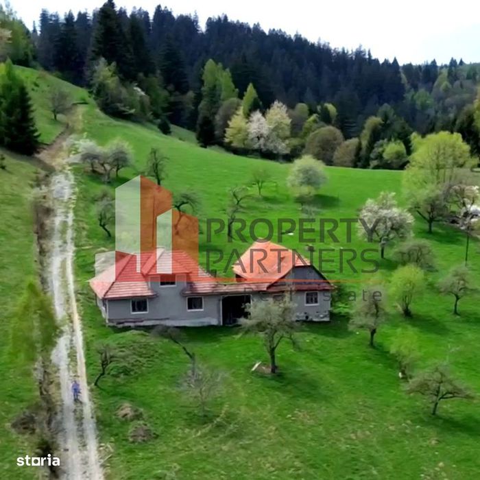 Casă tradițională sat Poarta, comuna Bran teren 1000 mp