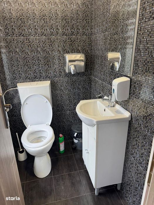 Spatiu comercial amenajat salina artificiala