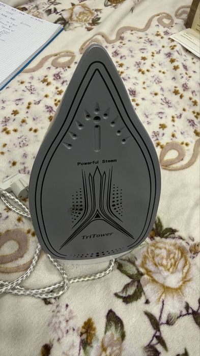 Утюш с паром TriTower