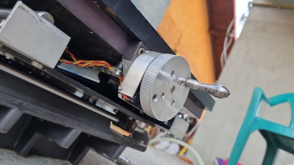 Freza metal CNC mecanica fina profesională