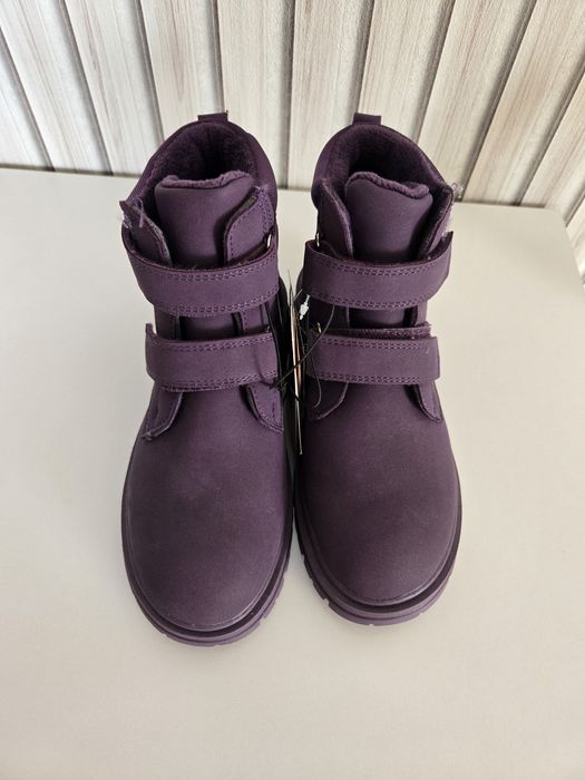 Продам новые ботинки