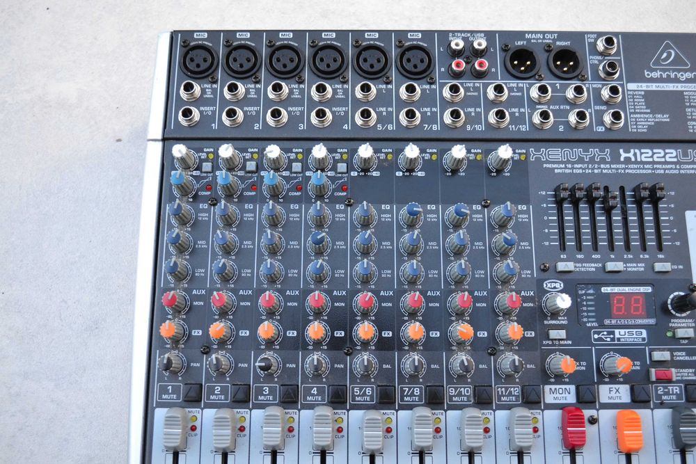 Mixer Behringer XENYX X1222USB