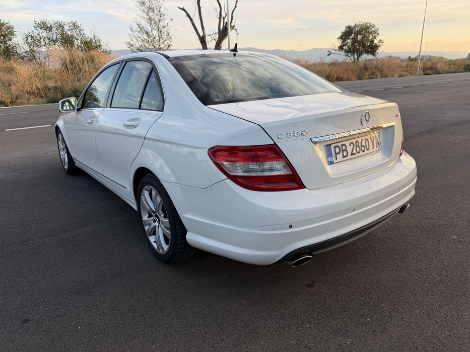 Mercedes-Benz C300 4MATIC 231к.с.
