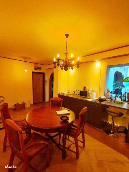 Se Vinde Apartament 3 Camere Spatios Si Renovat In Zona Piata Rahova