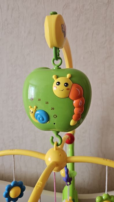 Продам мобиль на кроватку