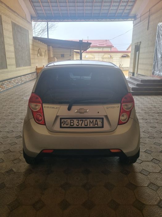 Машина сотилади холати жуда яхши