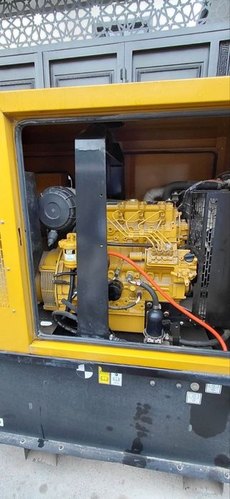 CAT DE18E3 generator (18 kVA) – ideal holat, 120 motosoat, original