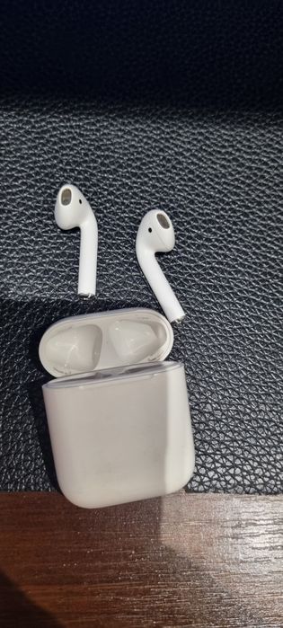 Продам airpods 1 оригинал