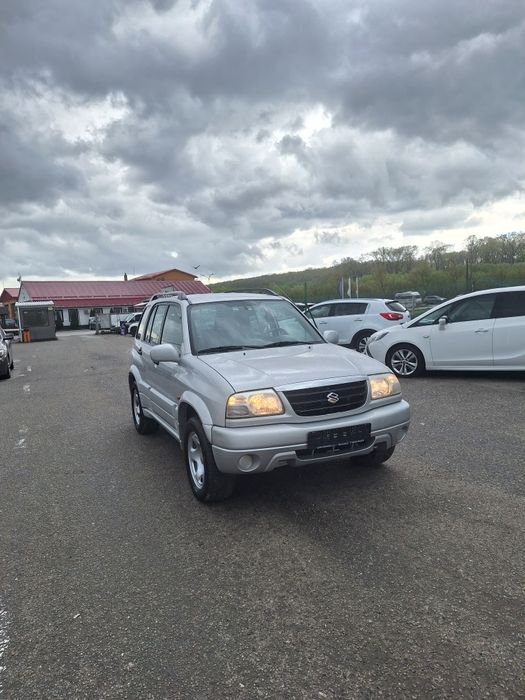 Suzuki grand vitara 2.0 benzina 4x4 mic mare an 2006( nu jimny  samurai  vitara)