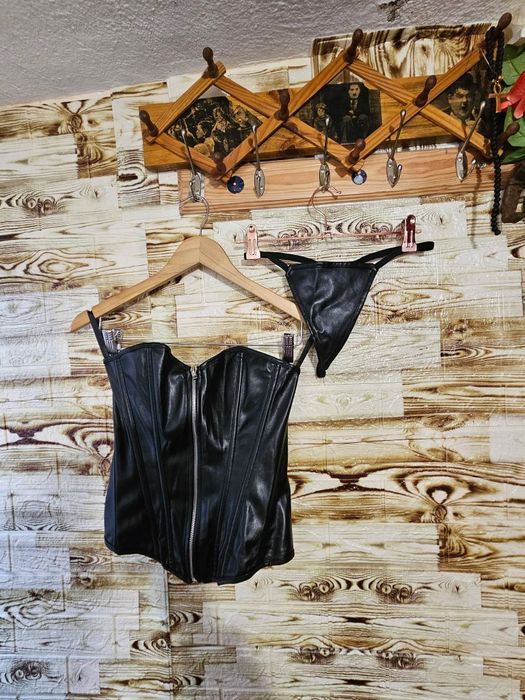 Луксозен,кожен комплект/корсет и слинг М