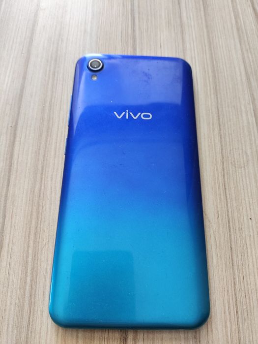 Смартфон Vivo 1820