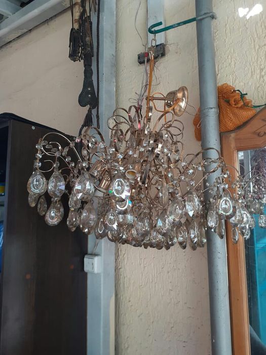 Люстра красивая,большая продаю
