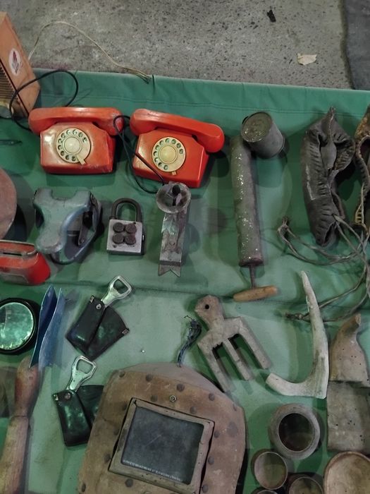 Продават се Лот стари вещи