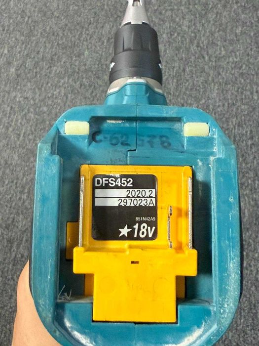 ВТОРА УПОТРЕБА Акумулаторен винтоверт за гипсокартон Makita DFS452Z