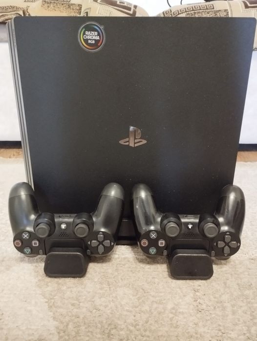 Продам Sony playstation 4 pro