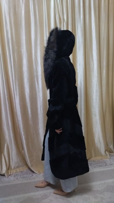 Продам шубу натур. мутон