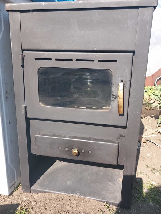 Камина  на дърва