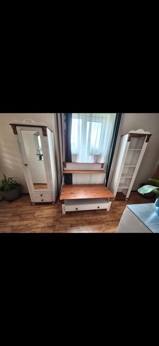 Mobila living sau hol. Lemn masiv pin