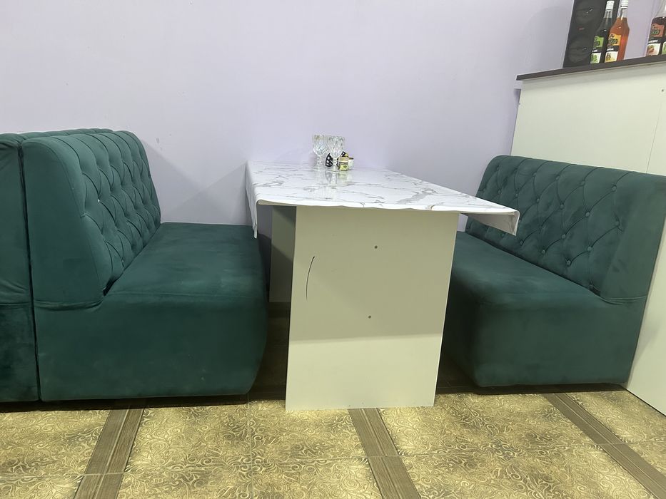 Комплект диван стол