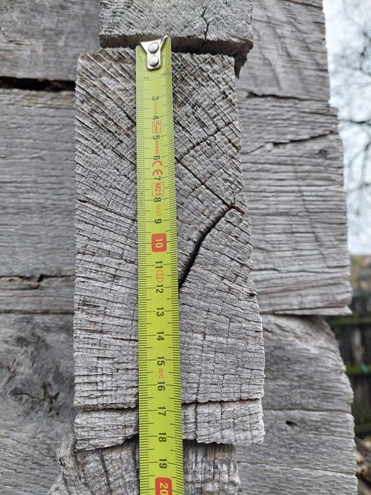 Lemn vechi de stejar, de gorun.