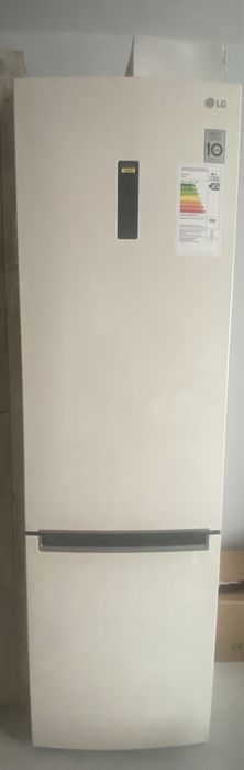 Холодильник LG продам 200000
