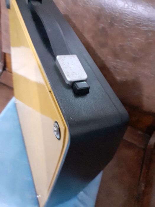 De vânzare mașină de scris veche