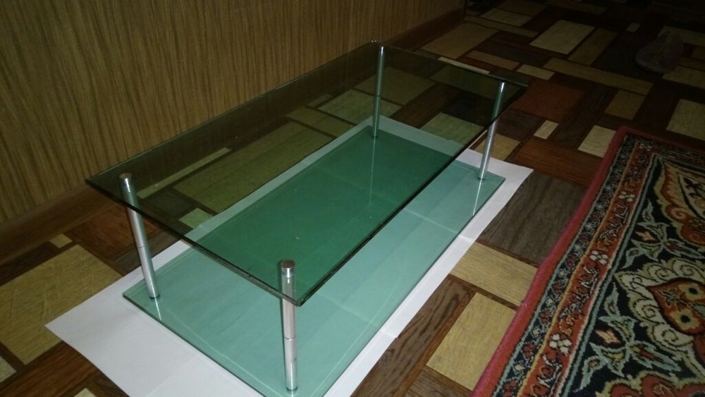 Столик стеклянный