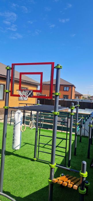 Спортплощадки с воркаутом и тренажерами для общественных зон