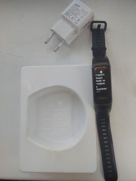 Смарт часы " HUAWEI Band 4"