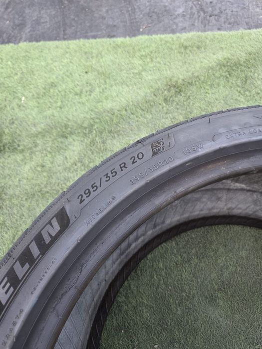 295 35 20 Michelin