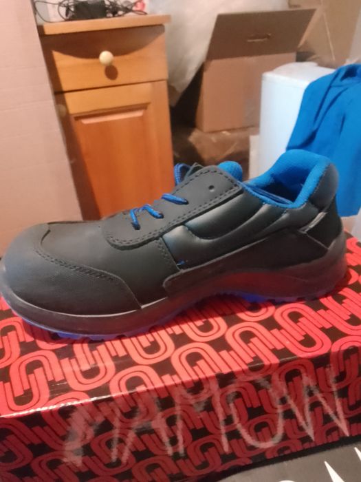 Защитни работни обувки