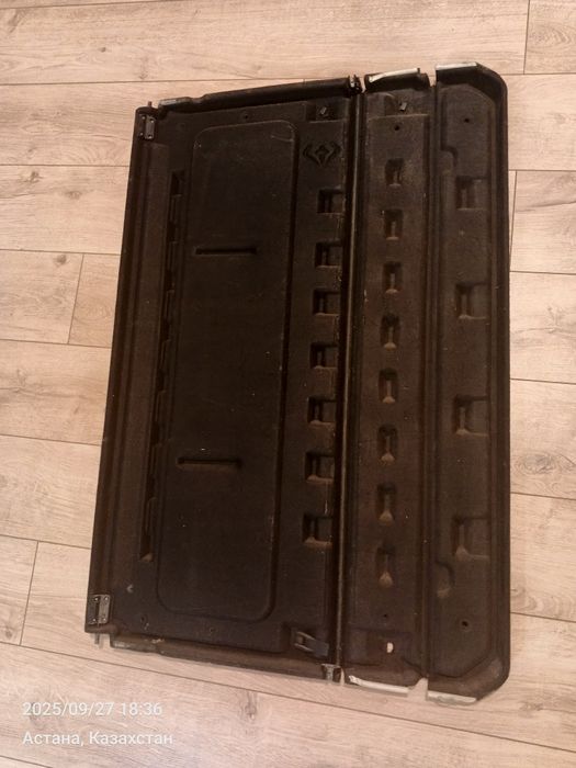 Задняя полка приоры универсал