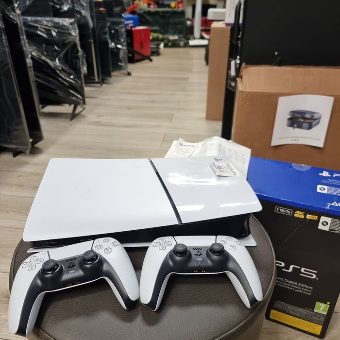 Amanet F28: Consola Playstation PS5 Slim Digital edition factura Altex