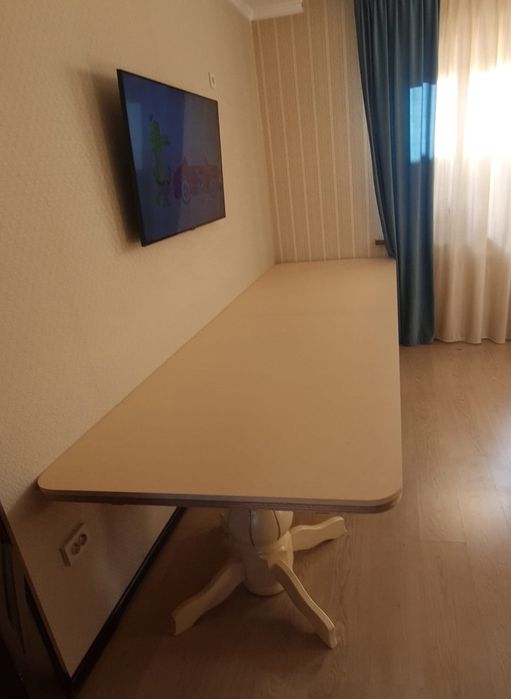 Продается гостевой стол