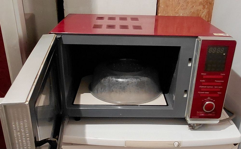 Продам 2 х камерный холодильник