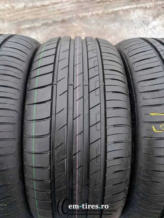 SET 4 Anvelope Vara 215/55 R16 GOODYEAR Efficient Grip Performance 93V