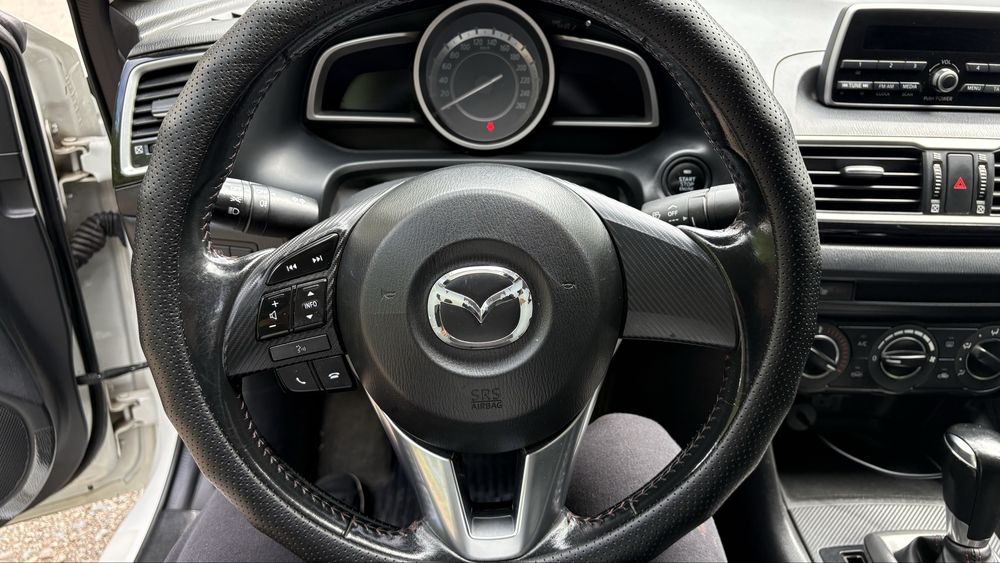 Срочно! MAZDA 3 2015