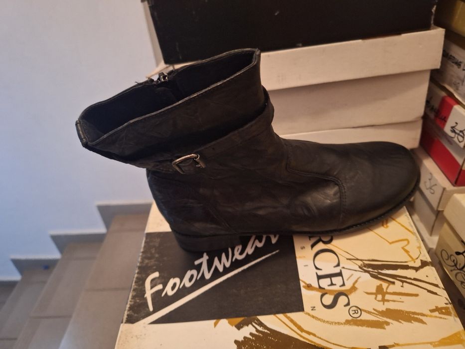 Черни боти естествена мачкана кожа