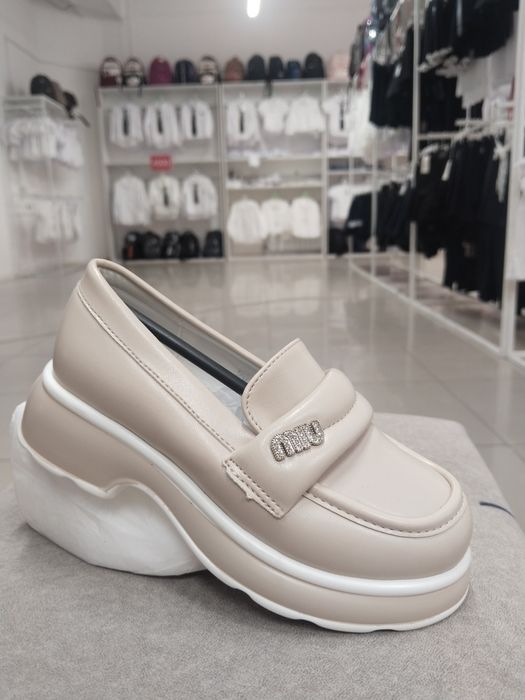 Обувь для младшей школьников