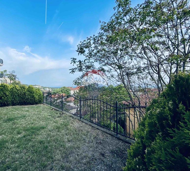 Двустаен апартамент с панорамна гледка, гр. Балчик