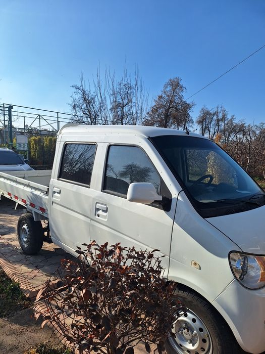 Лифан юк ташидиган .Хамма маьлумот телефон орали.мошина узимники