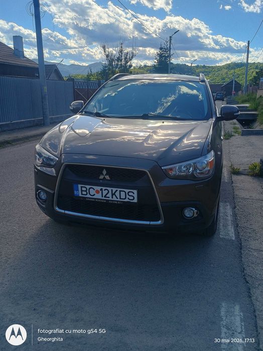 Vând Mitsubishi ASX