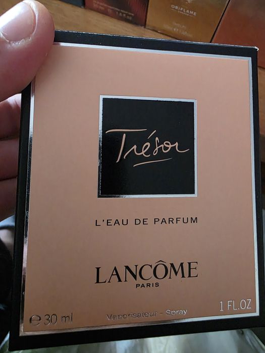 Parfum dama  Tresor