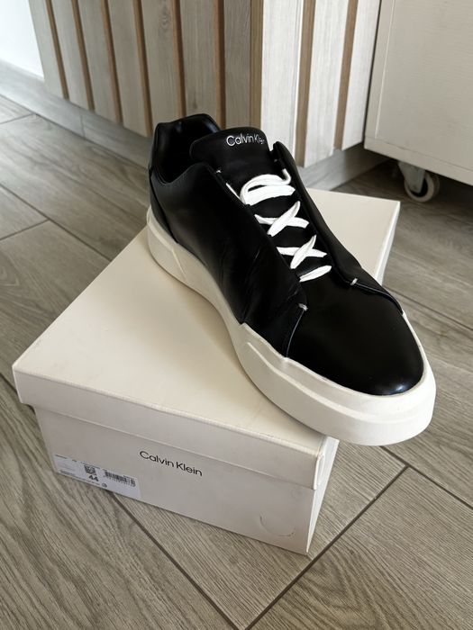 Adidasi Calvin Klein negri,talpa alba-marimea 45