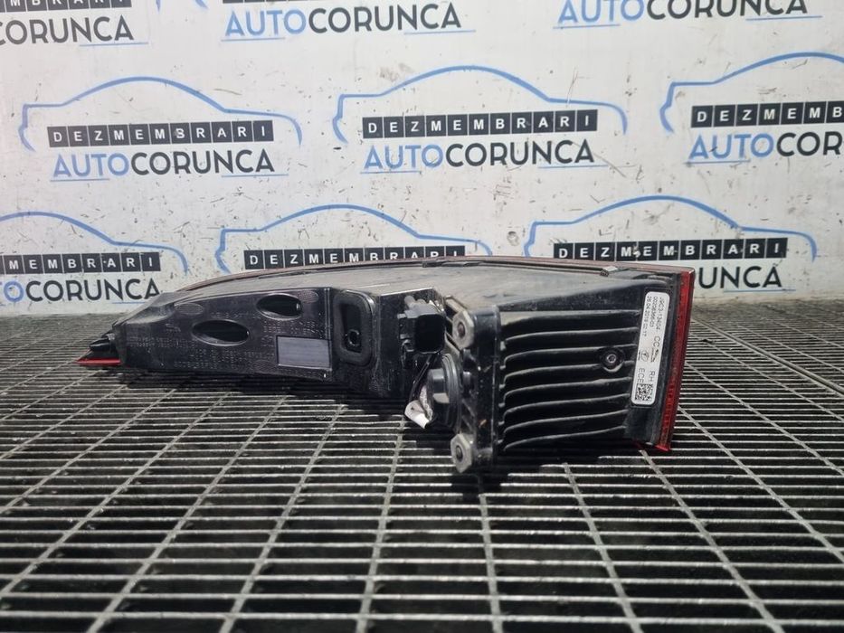 Stop Dreapta Jaguar E - PACE 2017 - 2020 SUV 4 Usi (1376) Cu led J9C313404