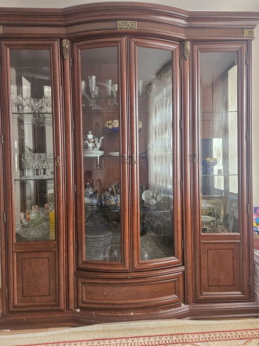 Срочно продам деревянная стенка