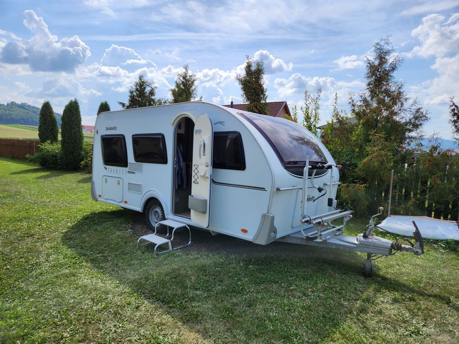 Rulotă Dethleffs Tourist RS 450 DB – 2013 – Stare excepțională – Mover, AC, Cort Dometic, Panou Solar