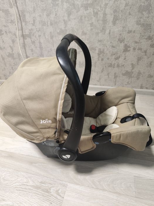 Автолюлька Joie .