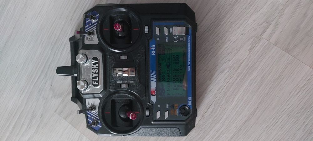 Радиоуправляемый самолет